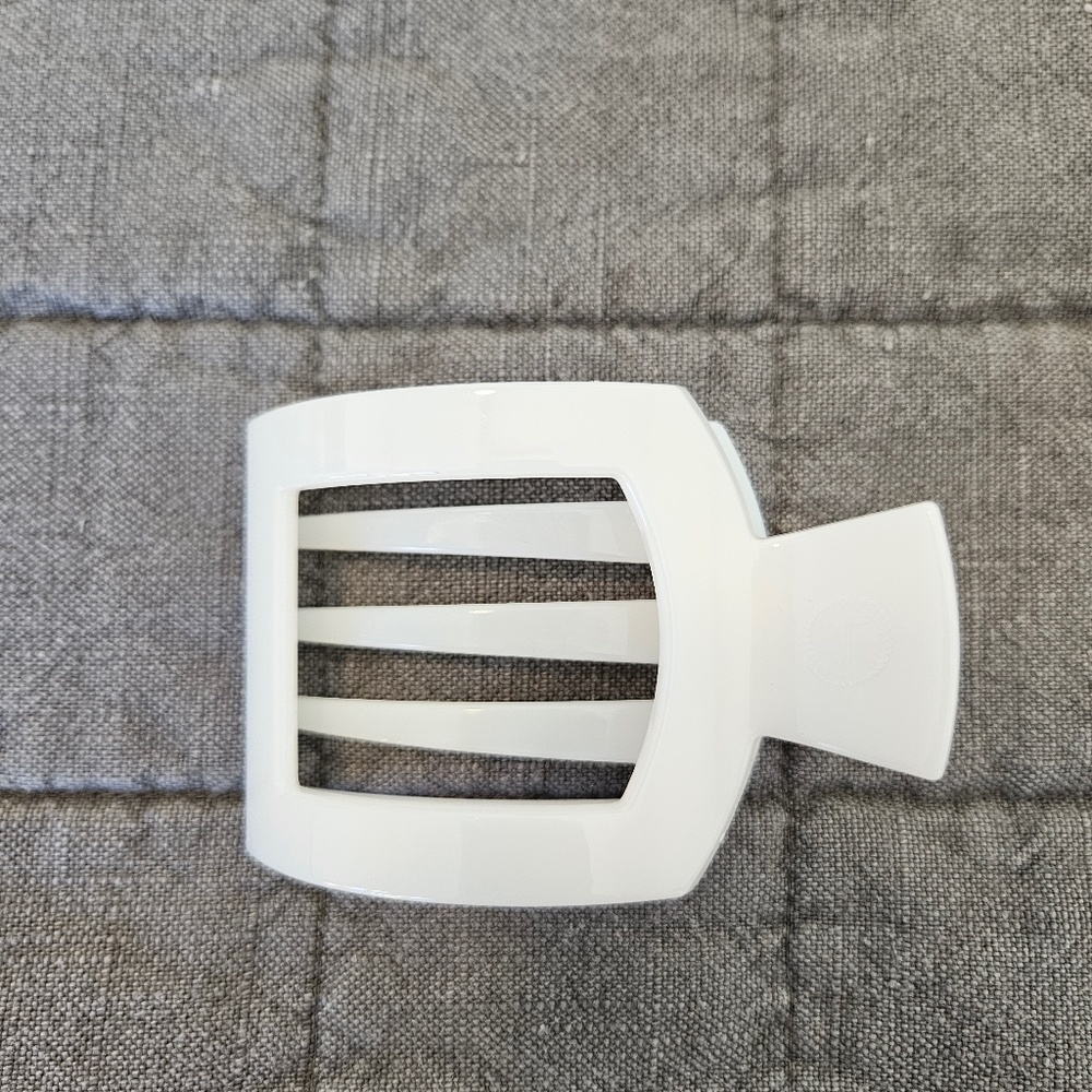 Teleties - Coconut White Medium Flat Square Hair Clip